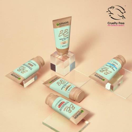 Garnier SkinActive BB Cream Anti-Aging Tinted Moisturiser SPF25 - Ligh...