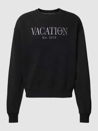 On Vacation Sweatshirt mit Label-Stitching Modell 'Classic' in Black, ...