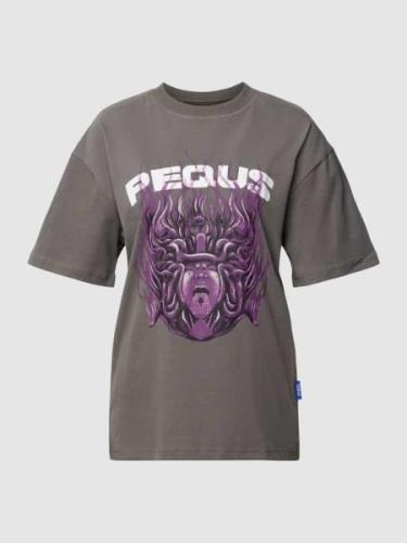 PEQUS T-Shirt mit Label- und Motiv-Print Modell 'Medusa' in Graphit, G...