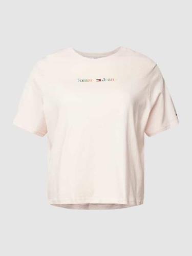 Tommy Jeans Curve PLUS SIZE T-Shirt mit Label-Print in Hellrosa, Größe...