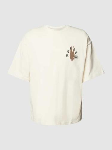 REVIEW T-Shirt mit Label-Print in Ecru, Größe S