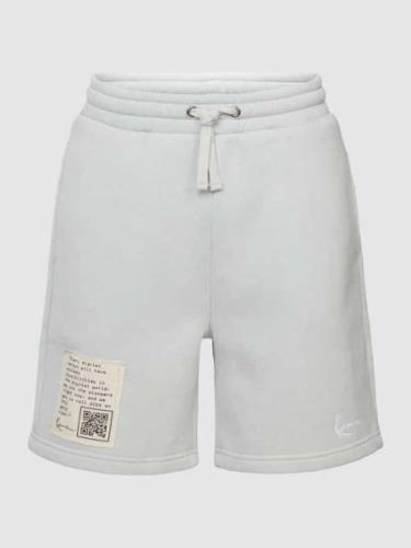 KARL KANI Sweatshorts mit Eingrifftaschen Modell 'destro' in Hellblau,...