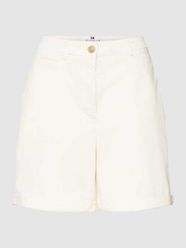 Tommy Hilfiger Chino-Shorts mit Label-Stitching in Weiss, Größe 42