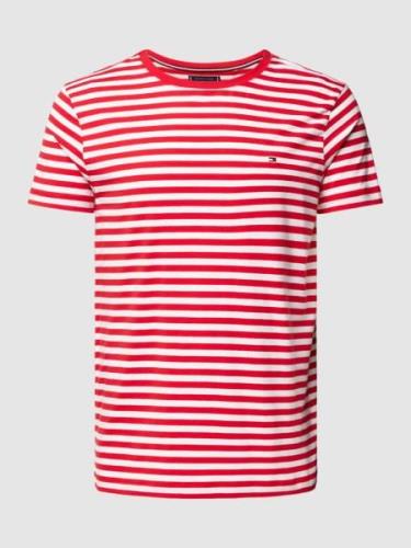Tommy Hilfiger Slim Fit T-Shirt mit Logo-Stitching in Rot, Größe S