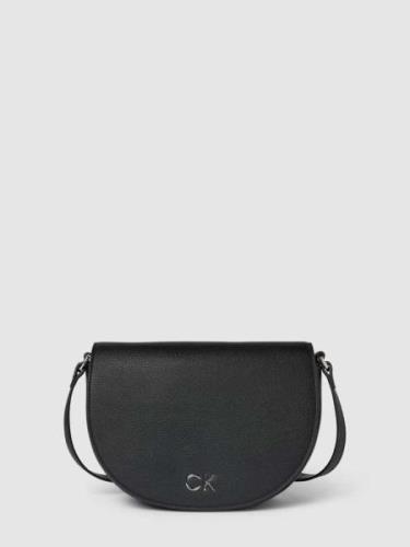 CK Calvin Klein Saddle Bag mit Label-Detail in Black, Größe One Size