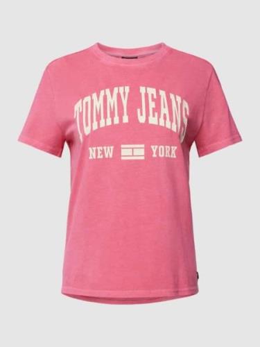 Tommy Jeans T-Shirt mit Label-Print in Pink, Größe XL