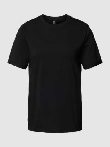 Pieces T-Shirt mit fixierten Ärmelumschlägen in Black, Größe L