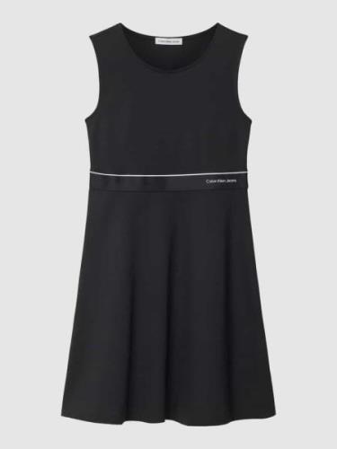 Calvin Klein Jeans Kleid mit Label-Print in Black, Größe 140