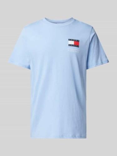 Tommy Jeans Slim Fit T-Shirt mit Label-Print in Hellblau, Größe S