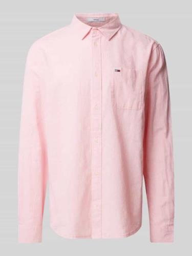 Tommy Jeans Regular Fit Freizeithemd mit Kentkragen in Pink, Größe XS