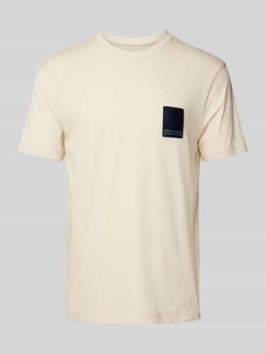 ARMANI EXCHANGE T-Shirt mit Label-Detail in Sand, Größe M