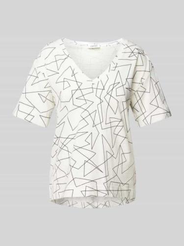 Esprit T-Shirt mit grafischem Muster und V-Ausschnitt in Offwhite, Grö...