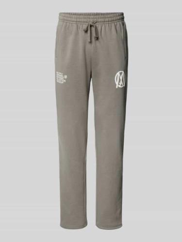 Multiply Apparel Regular Fit Sweatpants mit Label-Print in Hellgrau, G...