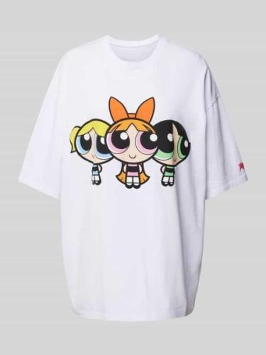 Review Powerpuff Girls x REVIEW - T-Shirt mit Label-Details in Weiss, ...