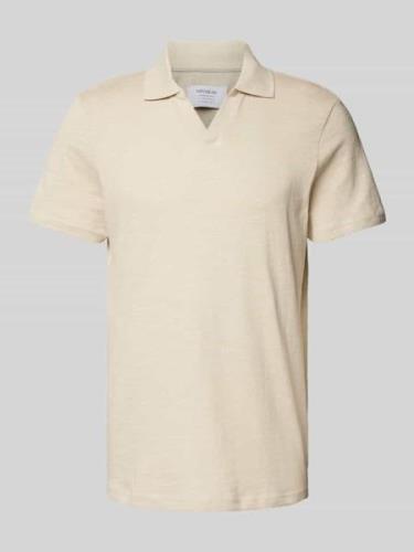 MCNEAL Regular Fit Poloshirt mit V-Ausschnitt in Beige, Größe M