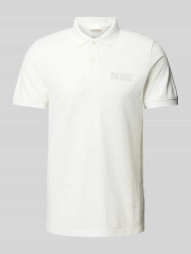 s.Oliver RED LABEL Regular Fit Poloshirt mit Label-Print in Offwhite, ...