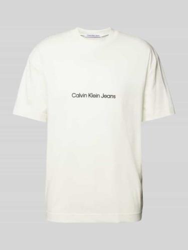 Calvin Klein Jeans T-Shirt mit Rundhalsausschnitt in Offwhite, Größe L