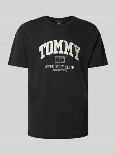 Tommy Jeans T-Shirt mit Label-Print in Black, Größe L