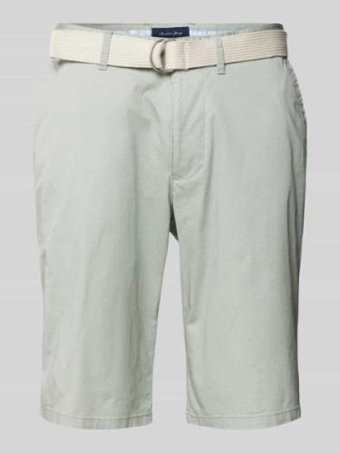 Christian Berg Men Slim Fit Chino-Shorts mit Gürtel in Mint, Größe 46