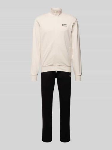 EA7 Emporio Armani Sweatanzug mit Label-Print in Offwhite, Größe M