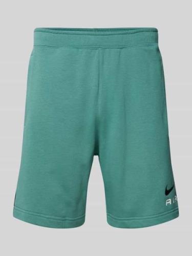 Nike Sweatshorts mit Label-Print in Gruen, Größe L