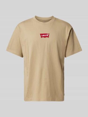 Levi's® T-Shirt mit Label-Badge in Beige, Größe L