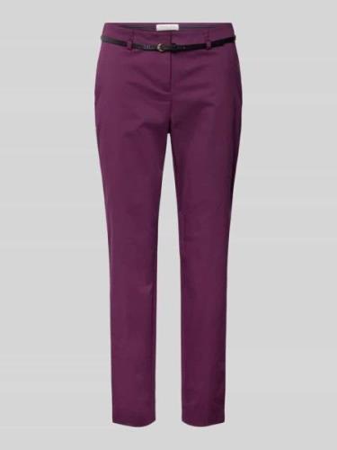 Christian Berg Woman Slim Fit Hose mit Gürtel in Aubergine, Größe 46