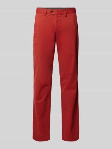 Christian Berg Men Tapered Fit Chino mit Gesäßtaschen in Rot, Größe 10...