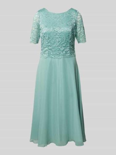 Vera Mont Cocktailkleid mit Spitzenbesatz in Mint, Größe 36