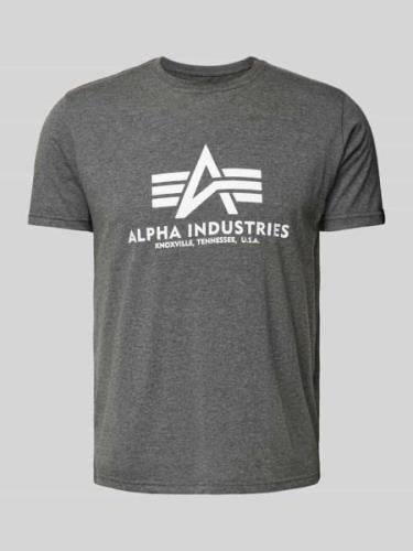 Alpha Industries T-Shirt mit Label-Print in Mittelgrau, Größe L