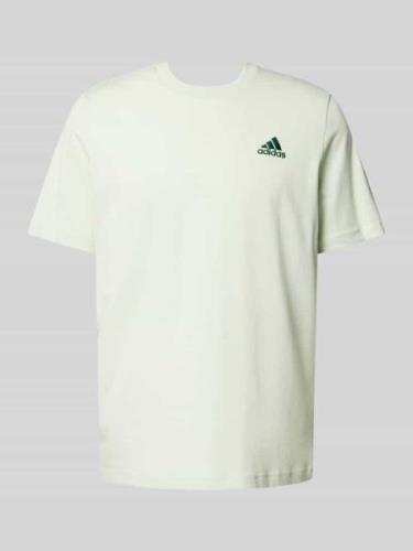 ADIDAS SPORTSWEAR T-Shirt mit Label-Stitching in Lind, Größe L