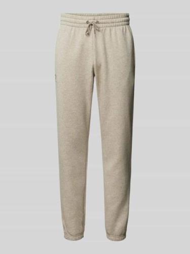 Under Armour Regular Fit Sweatpants mit Label-Stitching in Hellgrau, G...