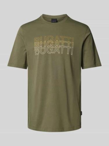 bugatti T-Shirt mit Label-Print in Oliv, Größe L