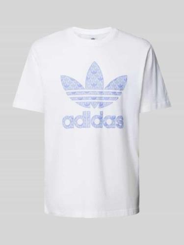 adidas Originals T-Shirt mit Label-Print in Weiss, Größe L