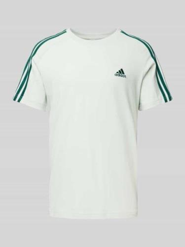 ADIDAS SPORTSWEAR T-Shirt mit Label-Stitching in Lind, Größe M