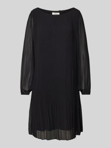 s.Oliver BLACK LABEL Fließendes Langarmkleid aus plissiertem Chiffon i...