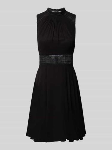 V.M. Ärmelloses Kleid mit Stickereien in Black, Größe 34