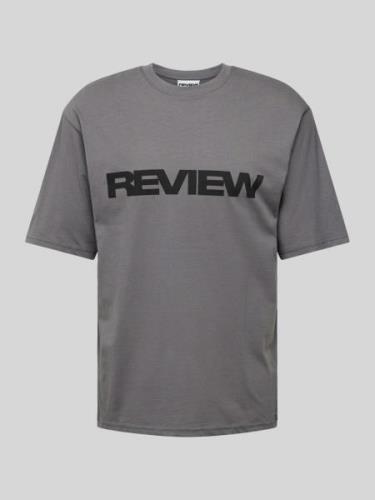 REVIEW T-Shirt mit Label-Print in Dunkelgrau, Größe XXL