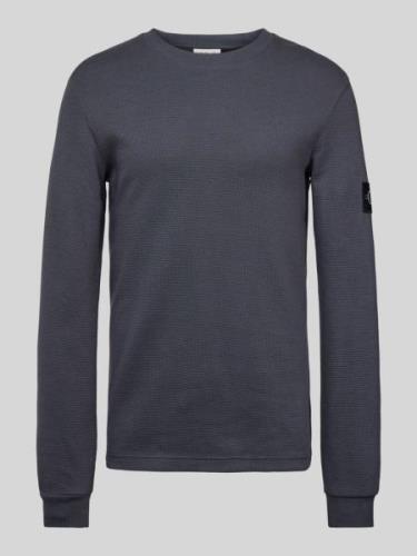 Calvin Klein Jeans Longsleeve mit Label-Patch in Anthrazit, Größe S