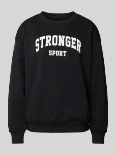 Stronger Oversized Sweatshirt mit Label-Print in Black, Größe S