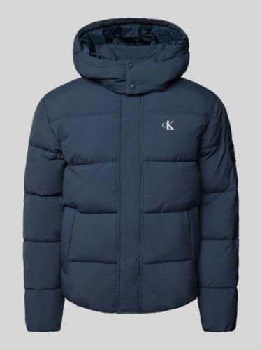 Calvin Klein Jeans Steppjacke mit Logo-Print in Dunkelblau, Größe L