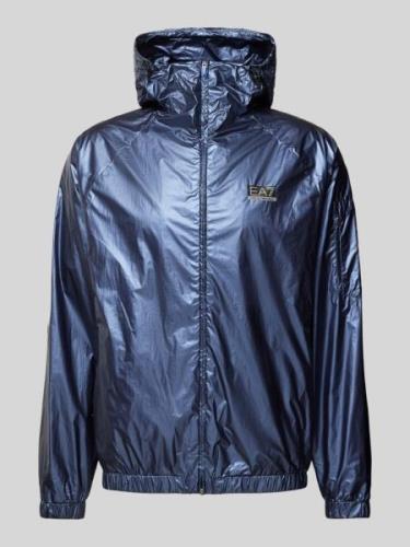 EA7 Emporio Armani Jacke mit Label-Print in Metallic Blue, Größe M