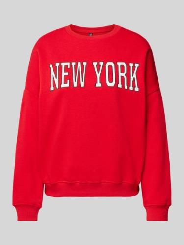 Pieces Oversize Fit Sweatshirt mit Frontprint Modell 'SASIE' in Rot, G...