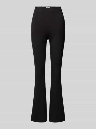 EDITED Flared Stoffhose mit elastischem Bund Modell 'Zihna' in Black, ...