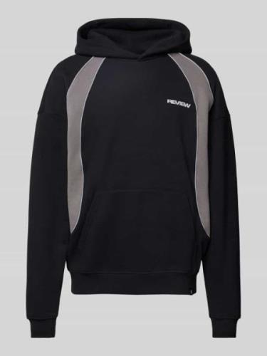 REVIEW Hoodie mit Känguru-Tasche in Black, Größe L