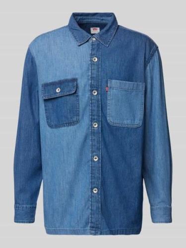 Levi's® Regular Fit Jeanshemd mit Brusttaschen in Jeansblau, Größe L