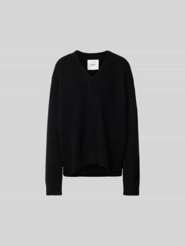 Nanushka Oversized Pullover mit V-Ausschnitt in Black, Größe L