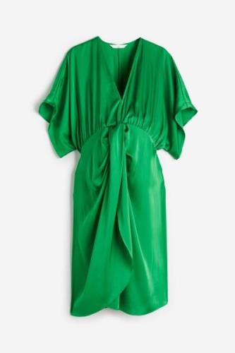 H&M MAMA Drapiertes Kleid Grün, Kleider in Größe M. Farbe: Green