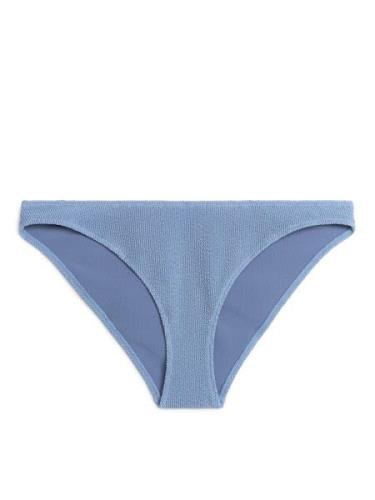 Arket Crinkle-Bikinihose mit niedrigem Bund Blau, Bikini-Unterteil in ...