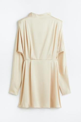 H&M Kleid mit Dolmanärmeln Hellbeige, Party kleider in Größe XL. Farbe...